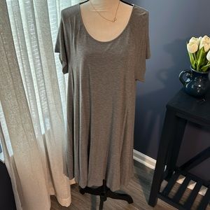 Women’s dress scoopneck